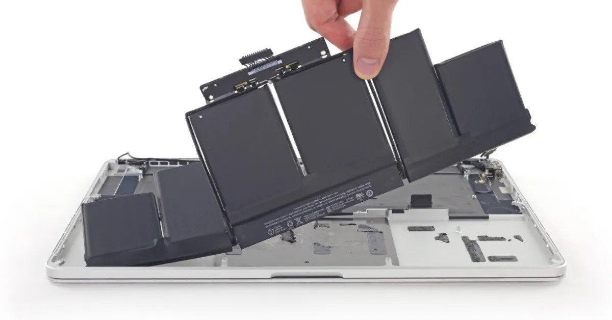 Pin MacBook sẽ cần thay thế để đảm bảo hiệu năng cho máy ifixit